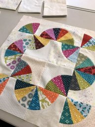 Жизнерадостные лоскутные блоки: идеи и шаблоны