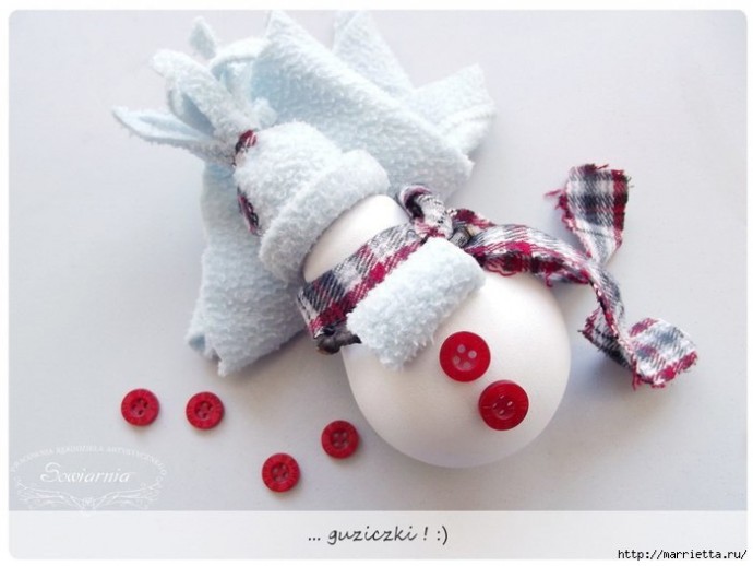 Снеговик из лампочки