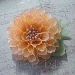 ​Полупрозрачный цветок из лент