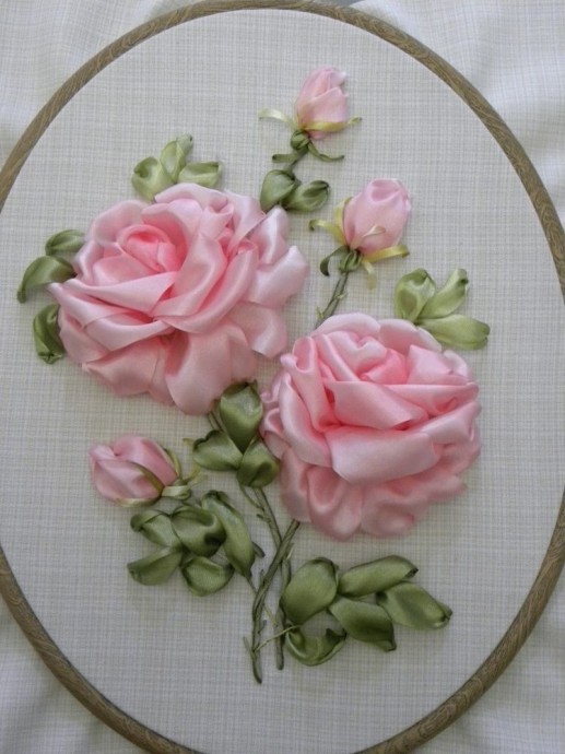 Вышивка лентами роз: идеи для вдохновения Вышивка лентами роз: идеи для вдохновения