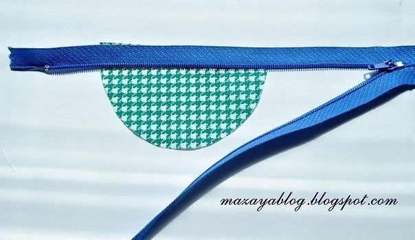 Сумочка-брелок для хранения наушников