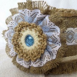 Идеи нежного сочетания кружева и мешковины