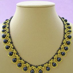 Красивые ожерелья из бусин и бисера