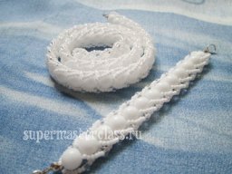 Браслет из бисера и бусин