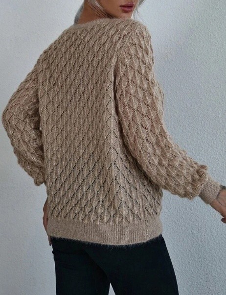 ​Узор с ромбами, похожими на чешуйки шишечек