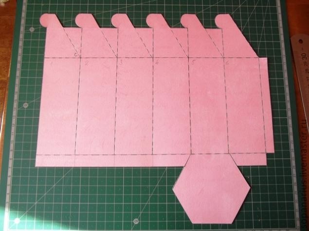 Весенняя цветочная коробочка