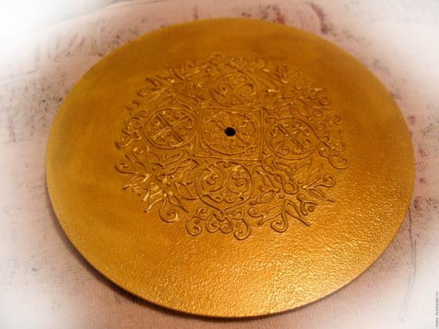 Часы с трехуровневым циферблатом