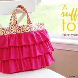 Летняя чудесная сумочка с оборочками