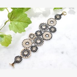 ​Оригинальный браслет из бисера