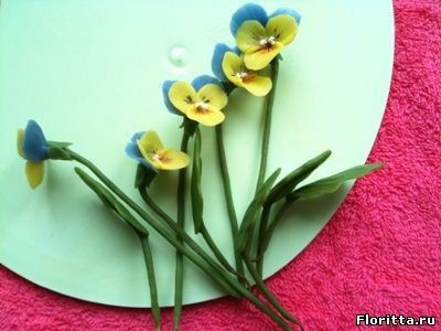Анютины глазки из холодного фарфора: мастер-класс
