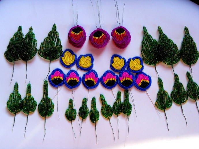 ​Яркие пестрые орхидеи из бисера