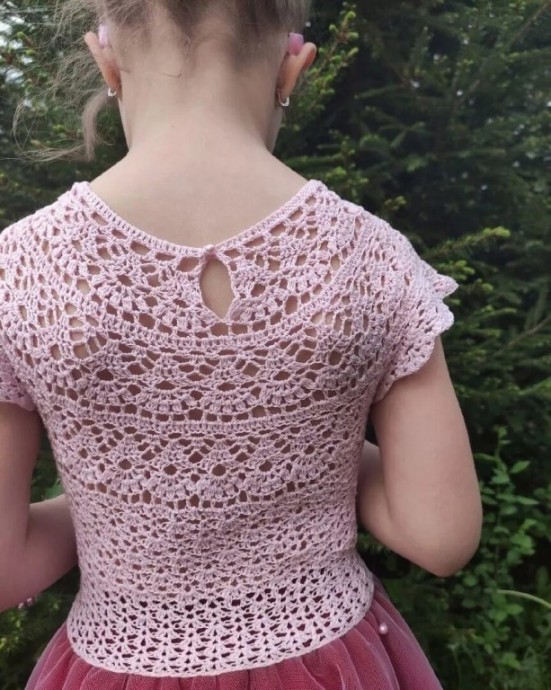 Топ крючком "Весеннее пробуждение" Топ крючком "Весеннее пробуждение"