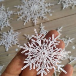 Вяжем снежинки