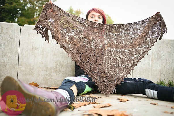 Шаль с узором из листьев и пико спицами