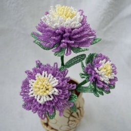 ​Трёхцветные астры из бисера