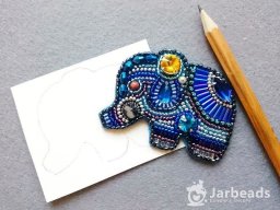 Милая брошь-слоник
