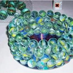 ​Сияющий подсвечник из декоративных шариков