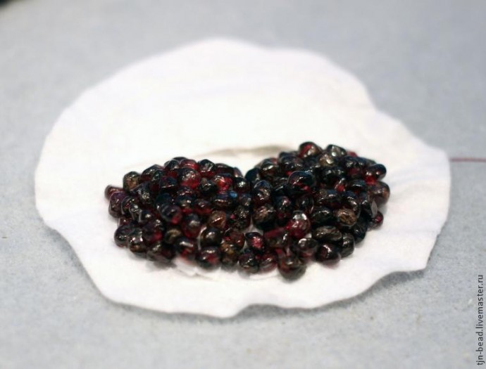 Аппетитная и сочная брошь "Гранат"