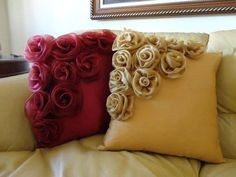Декоративные цветочные подушки