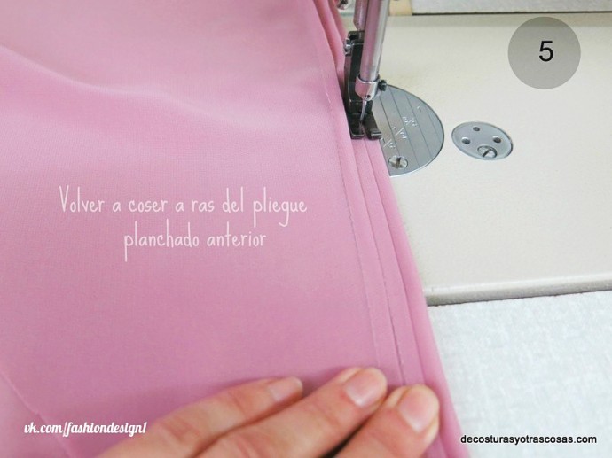 Декоративные складки на блузке