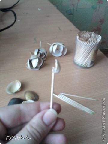 Розы из ракушек