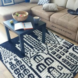 Очень необычный коврик с домиками