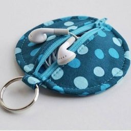 ​Сумка-брелок для наушников