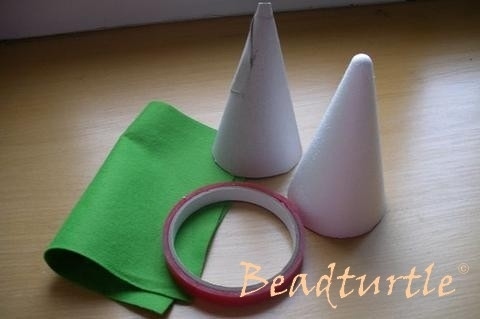 Елочка из бисера: зеленая красавица