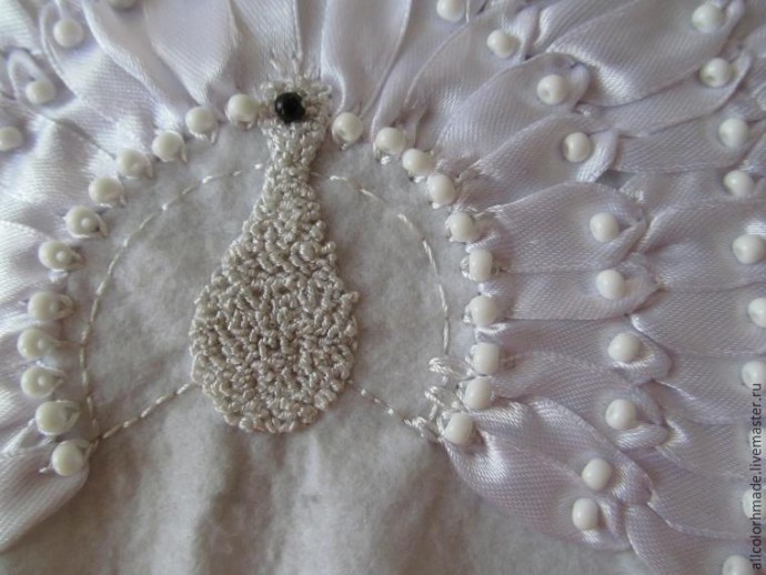 Делаем оригинальный элемент для аппликации "Белый павлин" Делаем оригинальный элемент для аппликации "Белый павлин"