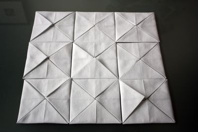 Изумительной красоты подушка с объемными элементами