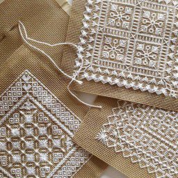 Красивая вышивка для нарядных салфеток