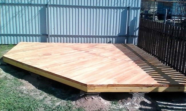 Строительство угловой беседки своими руками