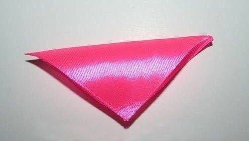 Объёмные розы из атласных лент