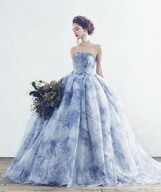 Роскошные вечерние платья в оттенках голубого