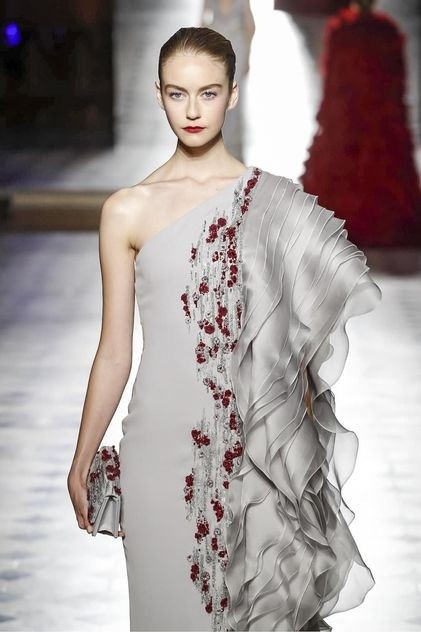 Изумительные вечерние платья: идеи для вдохновенного творчества