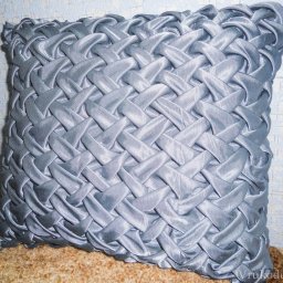 Диванная подушка в технике "буфы"