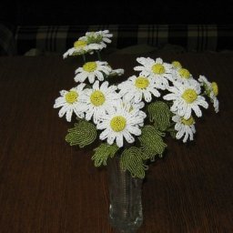 Ромашка из бисера