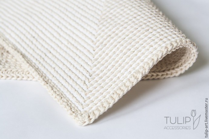 Вяжем по канве уютный коврик