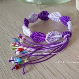 Учимся плести браслет с листьями