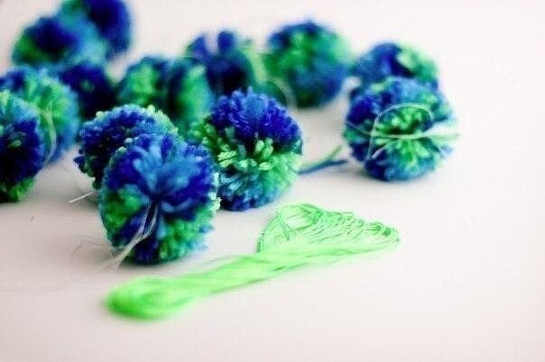 Кучка помпонов одним махом Кучка помпонов одним махом