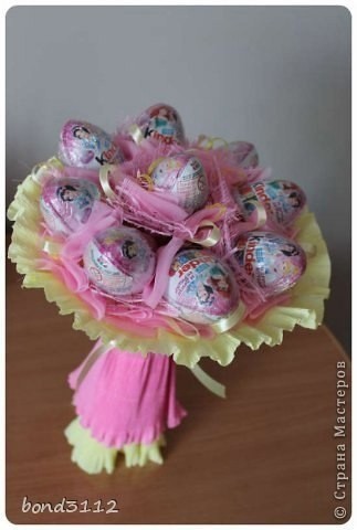 Букет из киндеров