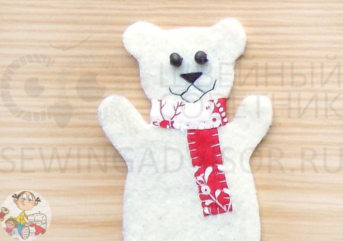 Новогодняя гирлянда с помпонами