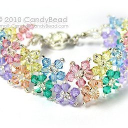 Цветочные мотивы ожерелий