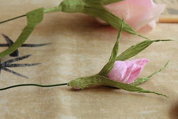 Изумительная роза из гофрированной бумаги: мастер-класс