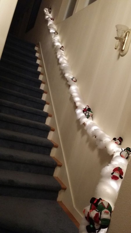 Как украсить перила к новому году