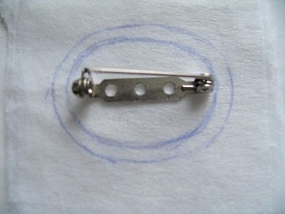 Брошь-котик из бисера Брошь-котик из бисера