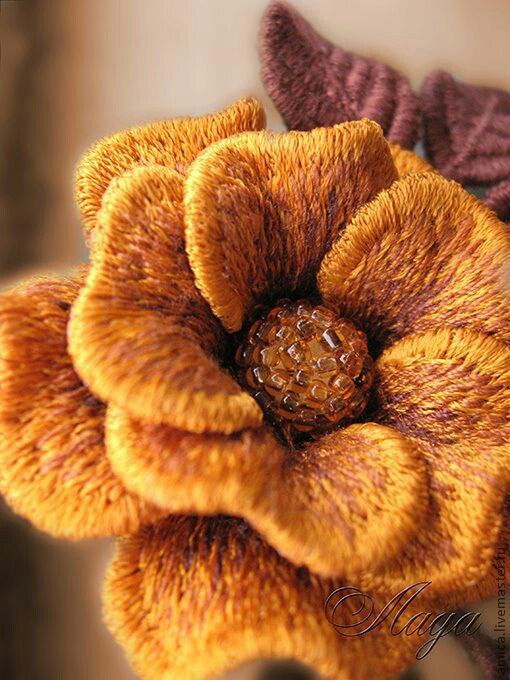 Объемная вышивка: чудесные цветочные идеи