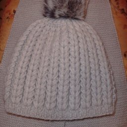 ​Тёплая шапочка спицами