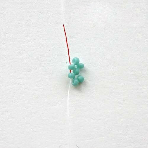 ​Квадратный жгут из бисера