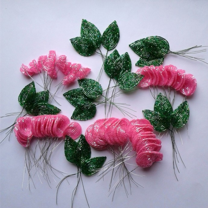 ​Нежные розы из бисера